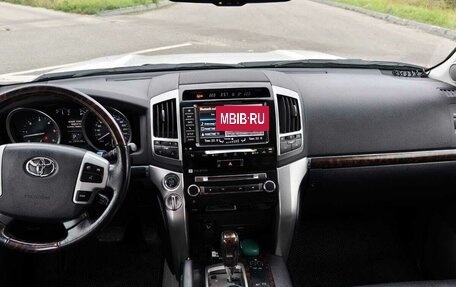 Toyota Land Cruiser 200, 2012 год, 2 950 000 рублей, 11 фотография
