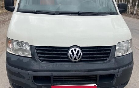 Volkswagen Transporter T5 рестайлинг, 2004 год, 730 000 рублей, 2 фотография