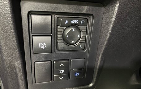 Toyota Land Cruiser Prado 150 рестайлинг 2, 2021 год, 5 975 000 рублей, 24 фотография