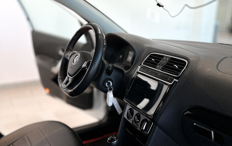 Volkswagen Polo VI (EU Market), 2018 год, 1 080 000 рублей, 9 фотография