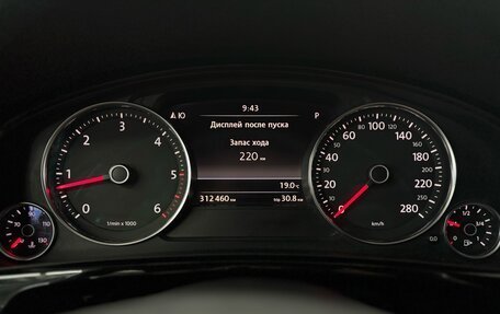 Volkswagen Touareg III, 2011 год, 1 747 000 рублей, 10 фотография