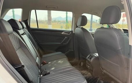 Volkswagen Tiguan II, 2022 год, 2 500 000 рублей, 9 фотография