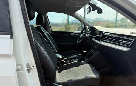 Volkswagen Tiguan II, 2022 год, 2 500 000 рублей, 6 фотография