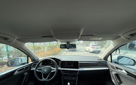 Volkswagen Tiguan II, 2022 год, 2 500 000 рублей, 8 фотография