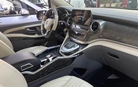 Mercedes-Benz V-Класс, 2021 год, 4 138 000 рублей, 5 фотография