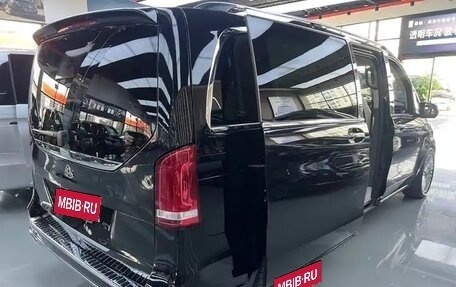 Mercedes-Benz V-Класс, 2021 год, 4 138 000 рублей, 10 фотография