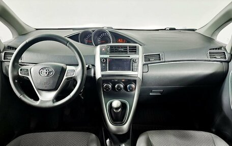 Toyota Verso I, 2013 год, 1 289 000 рублей, 14 фотография