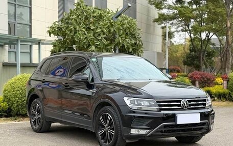 Volkswagen Tiguan II, 2021 год, 1 790 000 рублей, 1 фотография