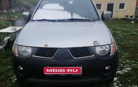 Mitsubishi L200 IV рестайлинг, 2007 год, 530 000 рублей, 1 фотография