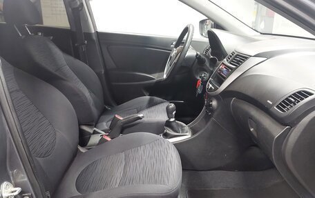 Hyundai Solaris II рестайлинг, 2014 год, 720 000 рублей, 13 фотография