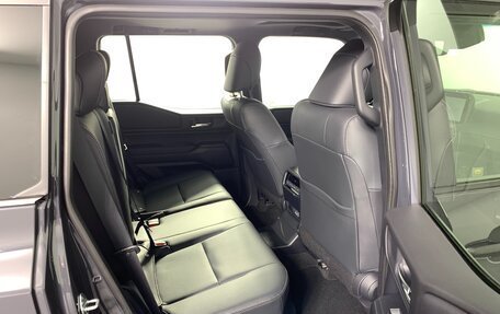 Toyota Land Cruiser Prado, 2024 год, 11 090 000 рублей, 21 фотография