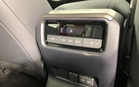 Toyota Land Cruiser Prado, 2024 год, 11 090 000 рублей, 24 фотография