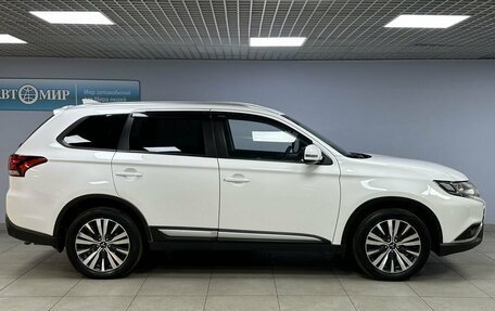 Mitsubishi Outlander III рестайлинг 3, 2020 год, 2 161 500 рублей, 4 фотография
