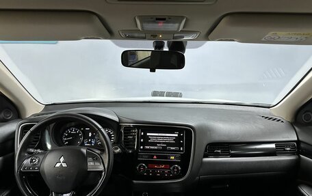 Mitsubishi Outlander III рестайлинг 3, 2020 год, 2 161 500 рублей, 9 фотография