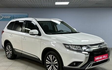 Mitsubishi Outlander III рестайлинг 3, 2020 год, 2 161 500 рублей, 3 фотография