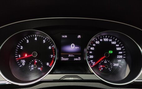 Volkswagen Passat B8 рестайлинг, 2015 год, 1 480 000 рублей, 10 фотография