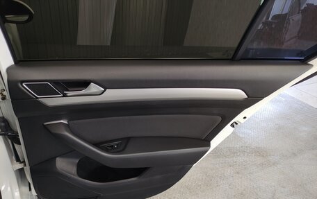 Volkswagen Passat B8 рестайлинг, 2015 год, 1 480 000 рублей, 16 фотография