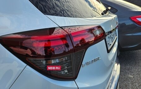Honda Vezel, 2019 год, 1 990 000 рублей, 10 фотография
