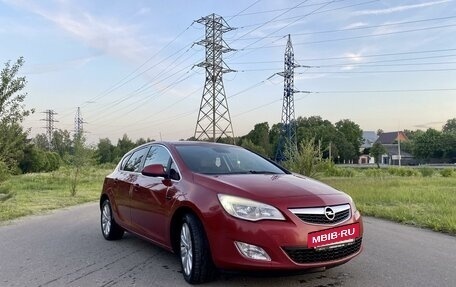 Opel Astra J, 2010 год, 680 000 рублей, 2 фотография