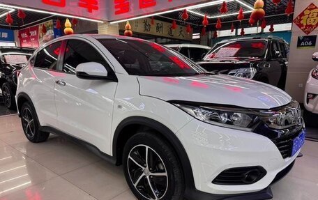 Honda Vezel, 2021 год, 1 838 607 рублей, 2 фотография