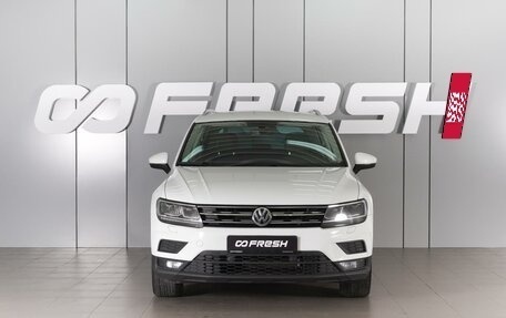 Volkswagen Tiguan II, 2018 год, 2 098 000 рублей, 3 фотография