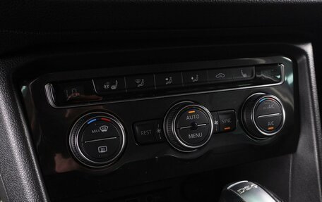 Volkswagen Tiguan II, 2018 год, 2 098 000 рублей, 14 фотография