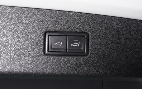 Volkswagen Tiguan II, 2018 год, 2 098 000 рублей, 18 фотография