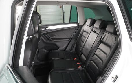 Volkswagen Tiguan II, 2018 год, 2 098 000 рублей, 9 фотография