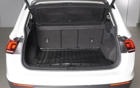 Volkswagen Tiguan II, 2018 год, 2 098 000 рублей, 19 фотография
