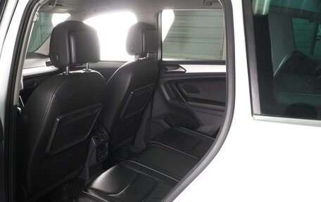 Volkswagen Tiguan II, 2018 год, 2 098 000 рублей, 11 фотография