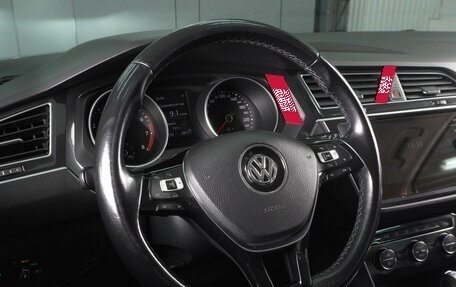 Volkswagen Tiguan II, 2018 год, 2 098 000 рублей, 17 фотография