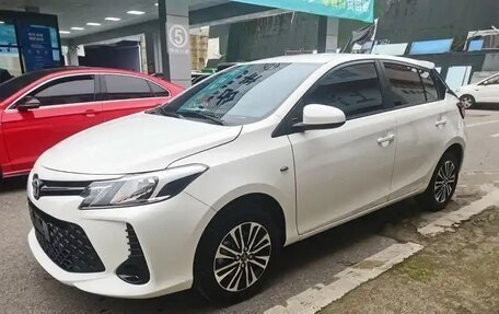Toyota Yaris, 2021 год, 1 100 000 рублей, 3 фотография