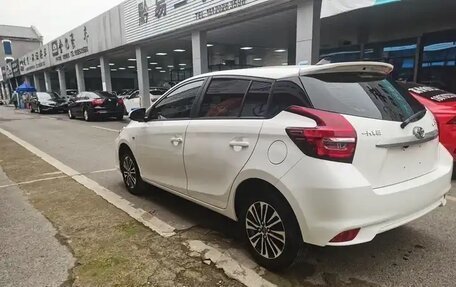 Toyota Yaris, 2021 год, 1 100 000 рублей, 5 фотография