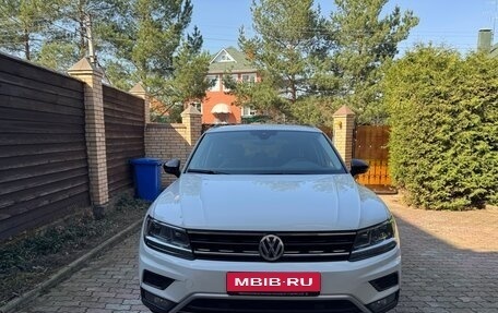 Volkswagen Tiguan II, 2020 год, 3 750 000 рублей, 2 фотография