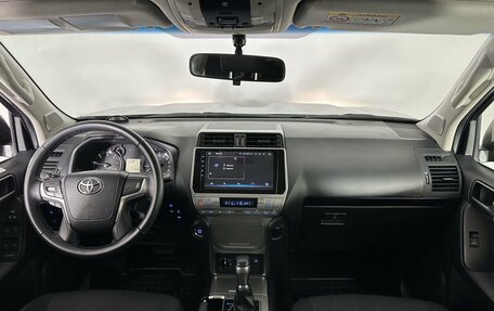 Toyota Land Cruiser Prado 150 рестайлинг 2, 2018 год, 4 647 000 рублей, 11 фотография