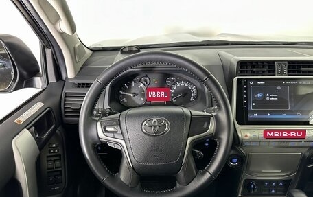 Toyota Land Cruiser Prado 150 рестайлинг 2, 2018 год, 4 647 000 рублей, 12 фотография