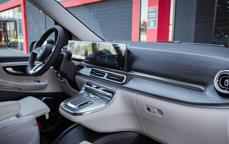 Mercedes-Benz V-Класс, 2025 год, 15 490 000 рублей, 21 фотография