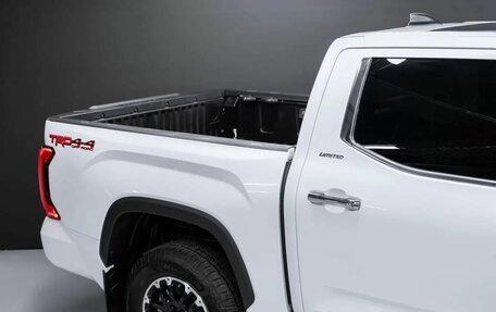 Toyota Tundra, 2024 год, 11 800 000 рублей, 8 фотография