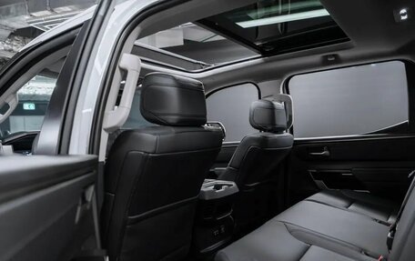 Toyota Tundra, 2024 год, 11 800 000 рублей, 27 фотография