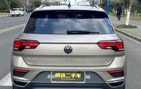 Volkswagen T-Roc I, 2021 год, 1 800 000 рублей, 3 фотография