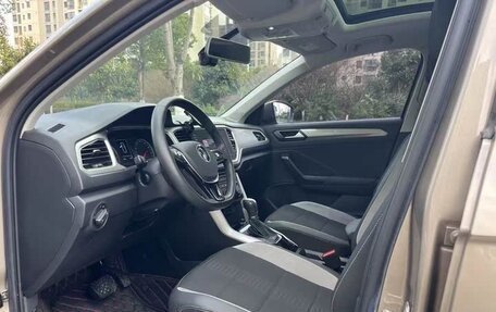 Volkswagen T-Roc I, 2021 год, 1 800 000 рублей, 9 фотография