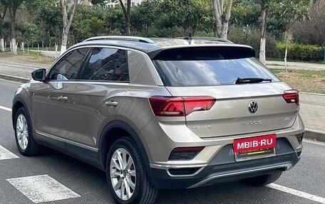 Volkswagen T-Roc I, 2021 год, 1 800 000 рублей, 4 фотография