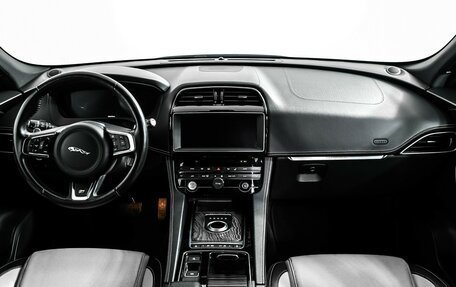 Jaguar F-Pace, 2018 год, 2 849 000 рублей, 11 фотография