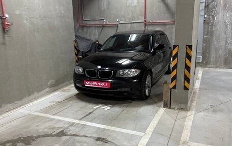 BMW 1 серия, 2011 год, 900 000 рублей, 1 фотография