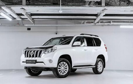 Toyota Land Cruiser Prado 150 рестайлинг 2, 2017 год, 4 050 000 рублей, 1 фотография