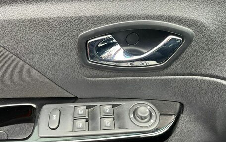 Renault Kaptur I рестайлинг, 2017 год, 22 фотография