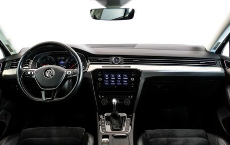 Volkswagen Passat B8 рестайлинг, 2018 год, 2 449 000 рублей, 11 фотография