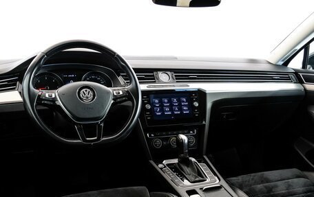 Volkswagen Passat B8 рестайлинг, 2018 год, 2 449 000 рублей, 12 фотография