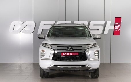 Mitsubishi Pajero Sport III рестайлинг, 2020 год, 3 730 000 рублей, 3 фотография