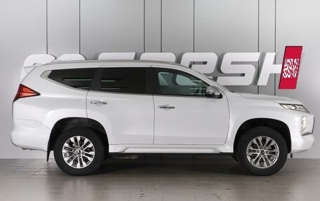 Mitsubishi Pajero Sport III рестайлинг, 2020 год, 3 730 000 рублей, 5 фотография